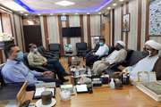 مدیرکل دامپزشکی و مسئول دفتر نمایندگی ولی فقیه در دامپزشکی استان هرمزگان به منظور همکاری های مستمر در خصوص اجرای برنامه های حوزه نمایندگی ولی فقیه در سازمان جهادکشاورزی استان و بویژه اجرای برنامه های ویژه ماه مبارک رمضان، مورد تجلیل قرار گرفتند.