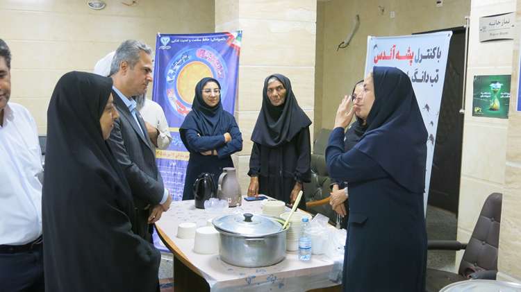 برپایی جشنواره غذا به منظور کمک به کودکان سرطانی، در اداره کل دامپزشکی استان هرمزگان به مناسبت هفته دامپزشکی