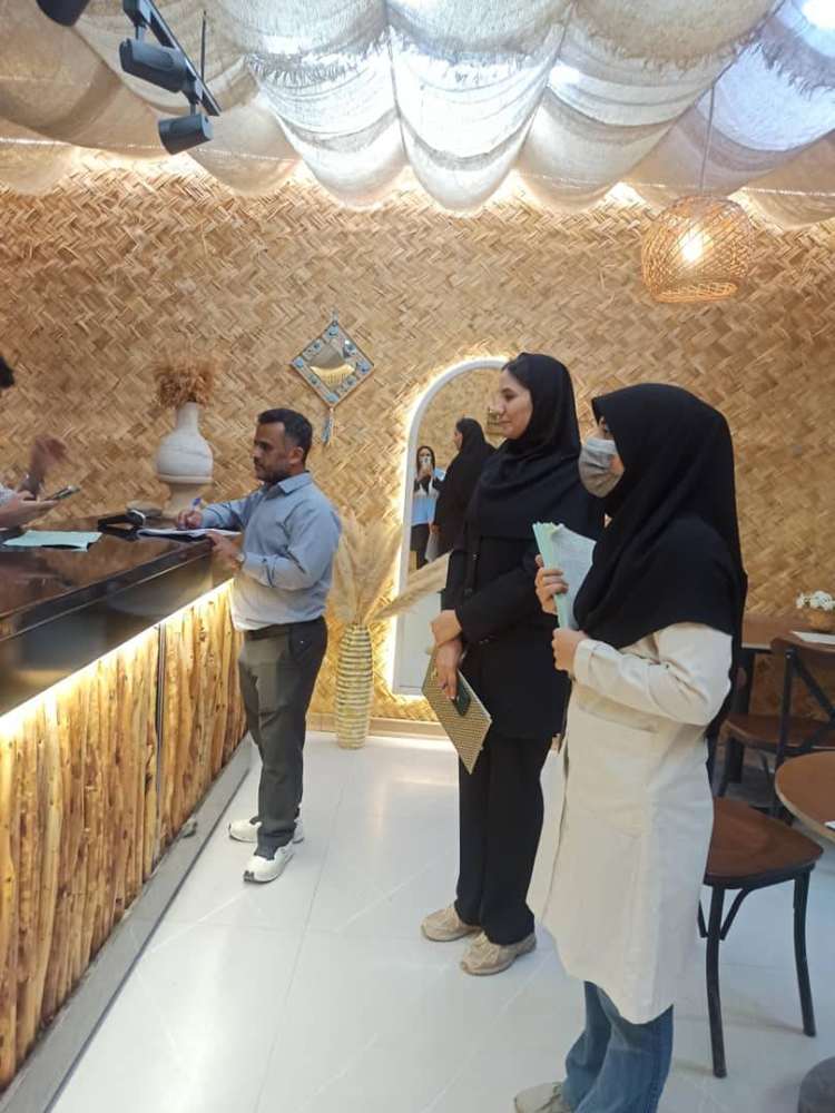 گشت مشترک ادارات دامپزشکی، بهداشت، صنعت و معدن و اصناف و تعزیرات حکومتی شهرستان خمیر از واحدهای صنفی این شهرستان