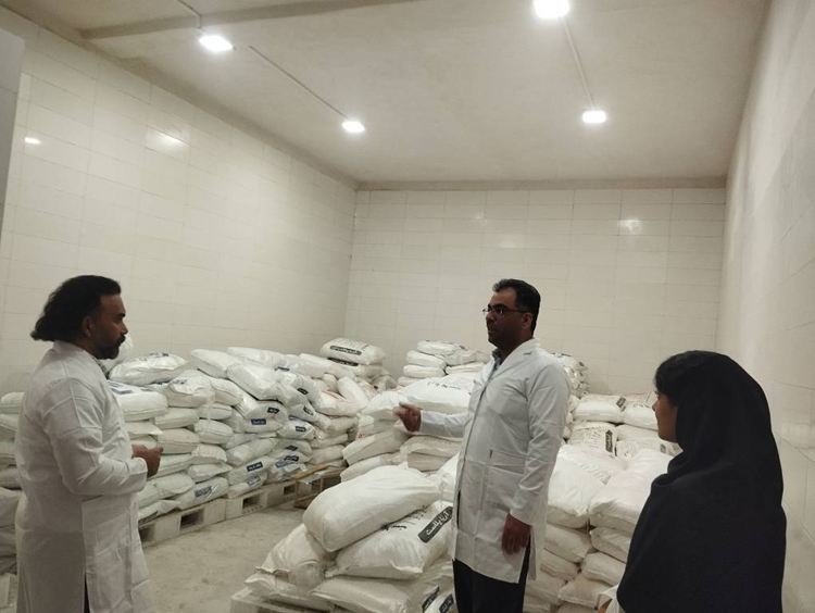 بازدید رییس نظارت بر بهداشت عمومی و مواد غذایی اداره کل دامپزشکی استان هرمزگان از سردخانه عمل آوری آبزیان 