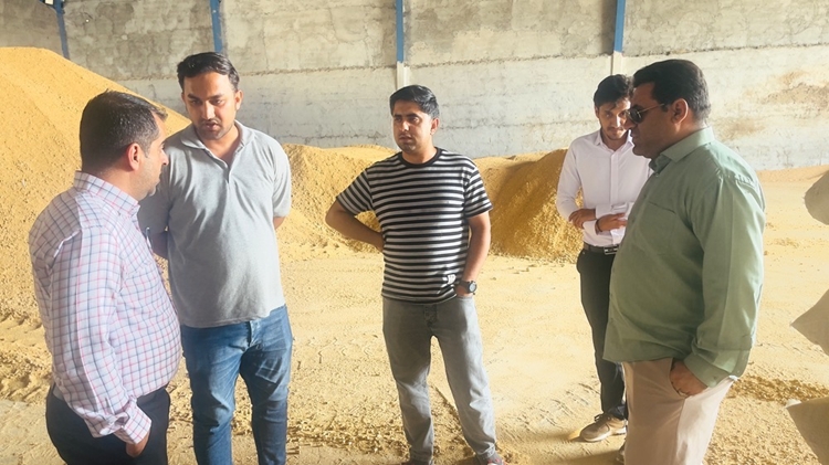 بازدید مشترک دامپزشکی و جهاد کشاورزی میناب از کارخانه خوراک طیور